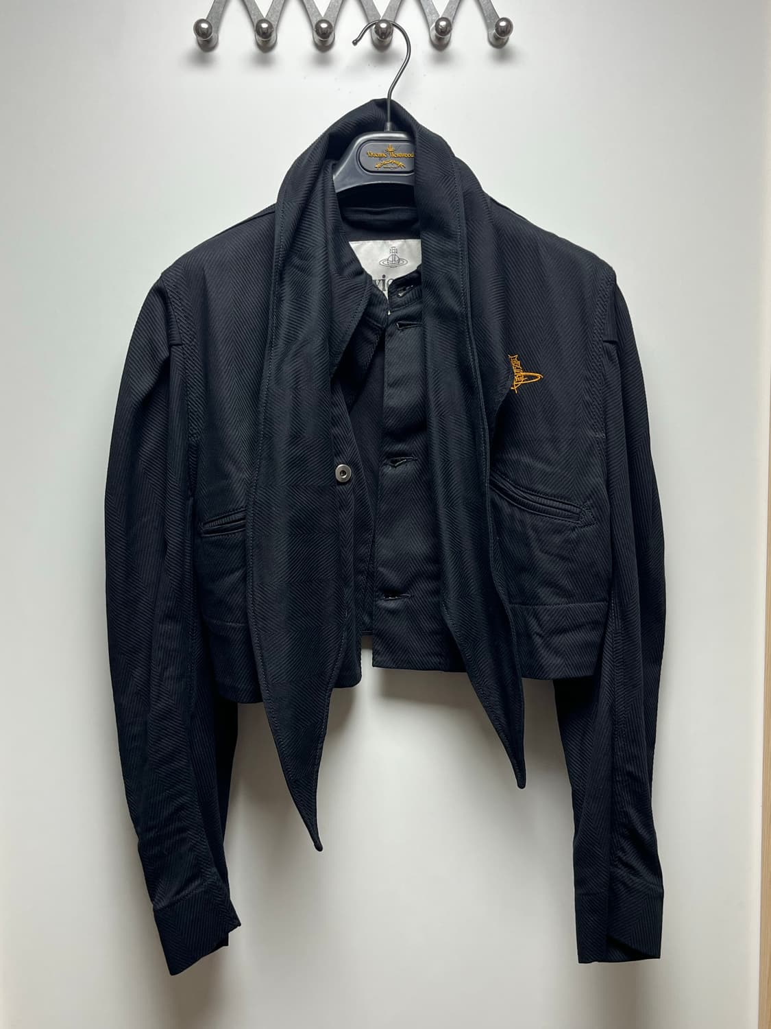 비비안 웨스트우드 크롭 머플러 자켓 상품이미지2