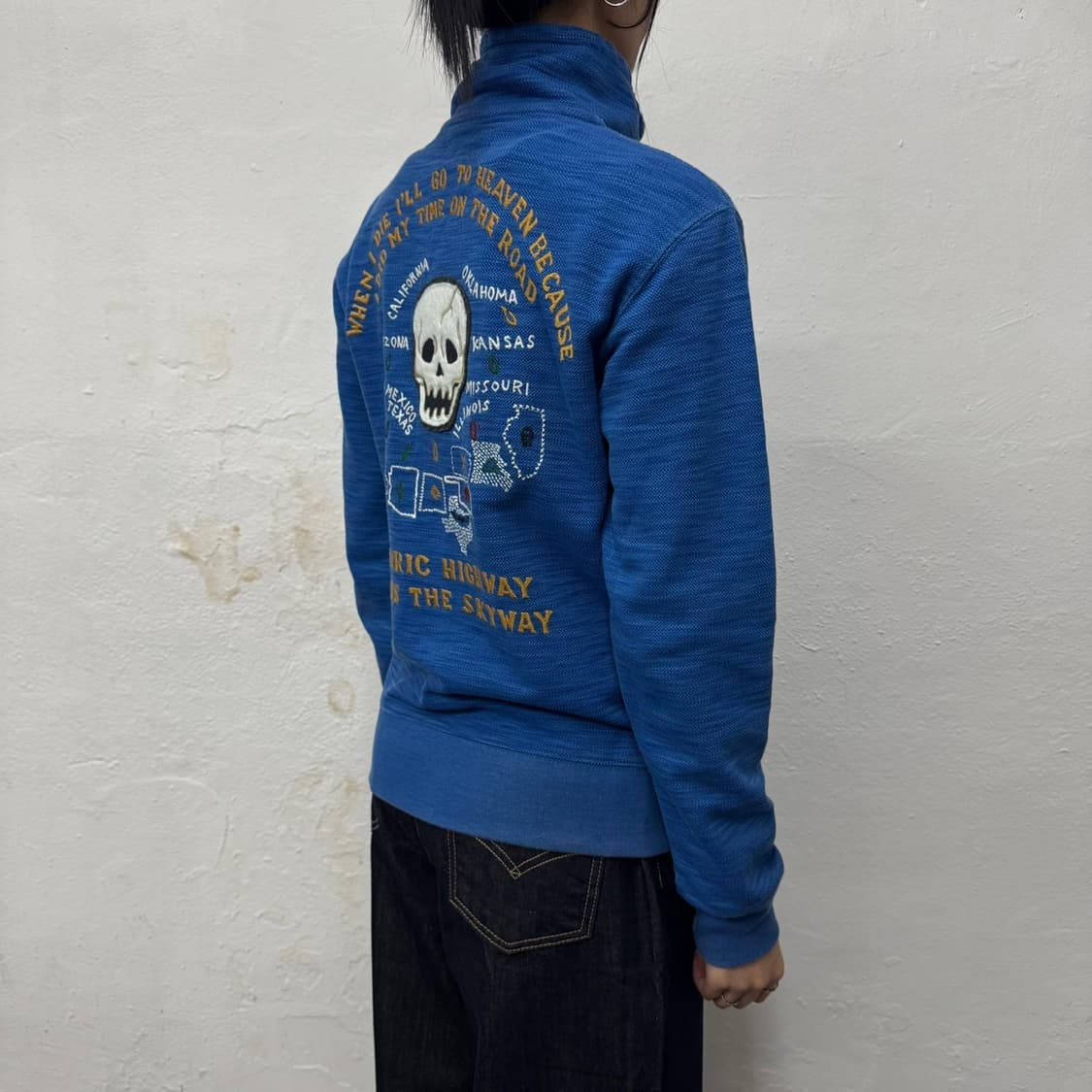 아비렉스(AVIREX) 블루 워시드 코튼 자수로고 하이넥 집업 자켓 상품이미지2