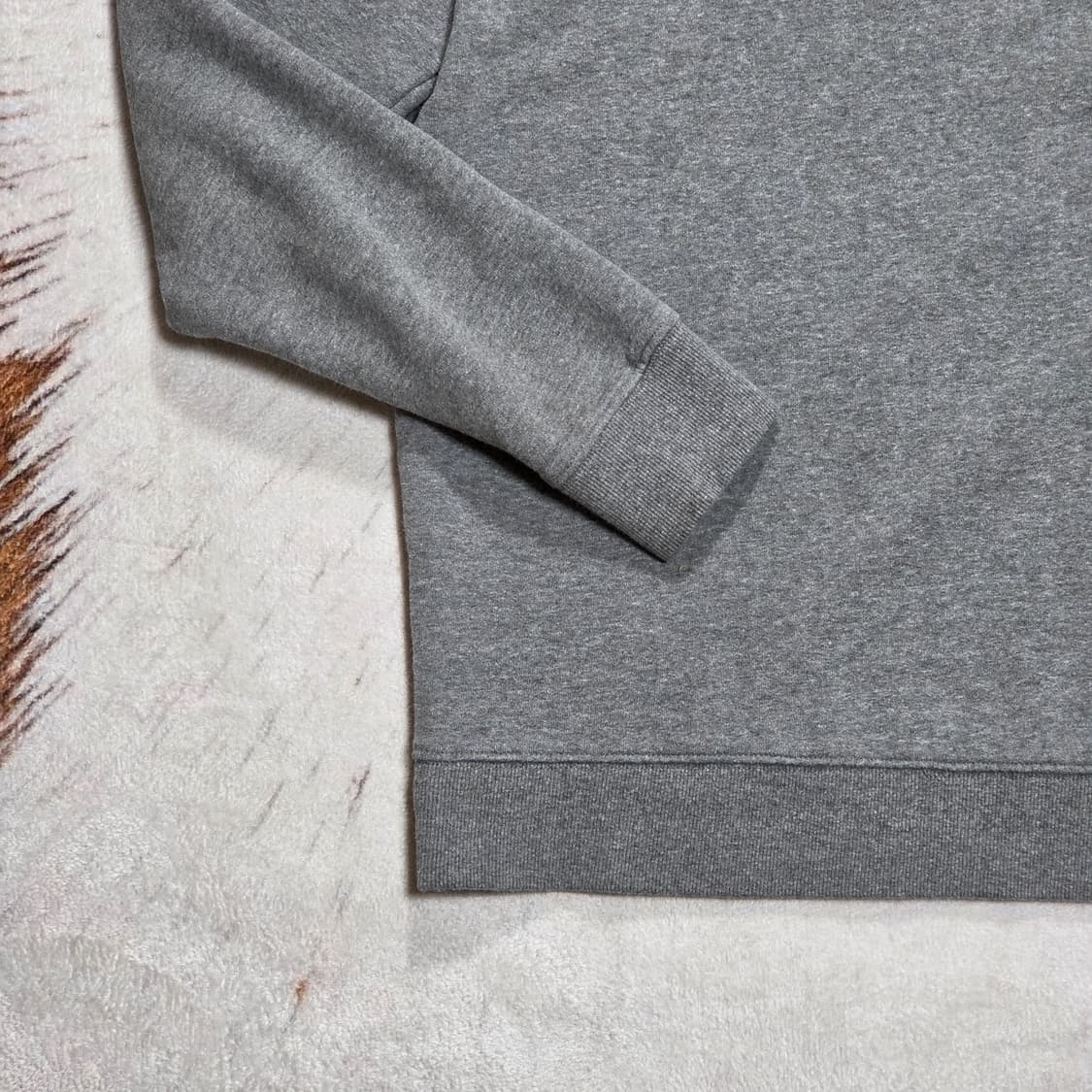 버커루 자수 그레이 맨투맨 상품이미지6