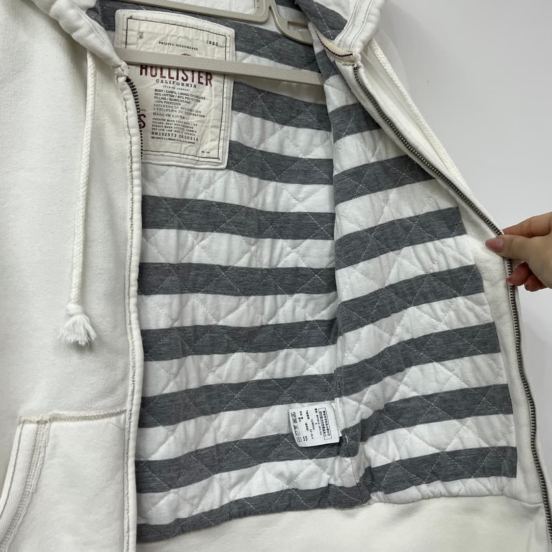 홀리스터 슬림핏 누빔안감 아이보리 후드집업 상품이미지6