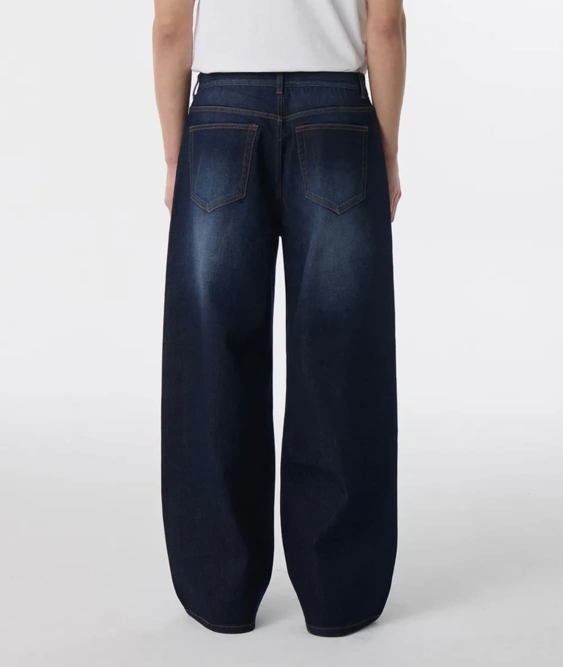 무신사스탠다드 빅 브러쉬 엑스트라 와이드 데님 팬츠 딥 인디고 상품이미지2