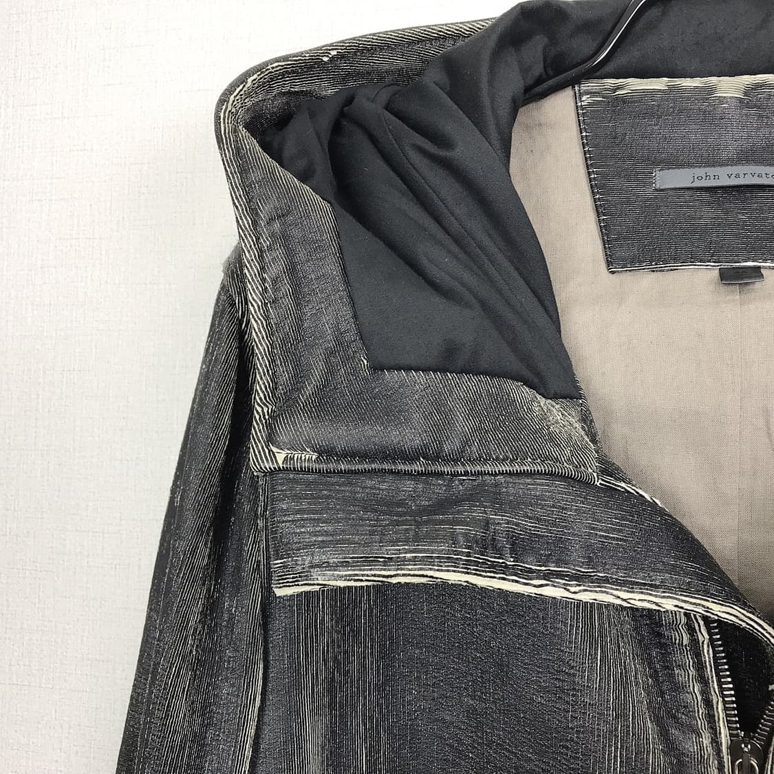 존바바토스 양가죽 후드 자켓 남성46 상품이미지3