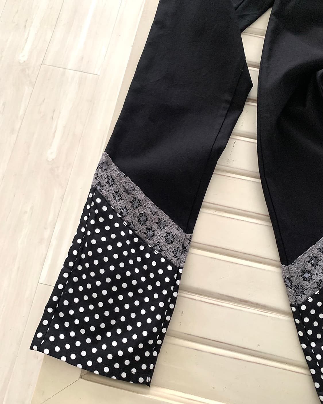 Black dot lace hem detail pants 상품이미지6