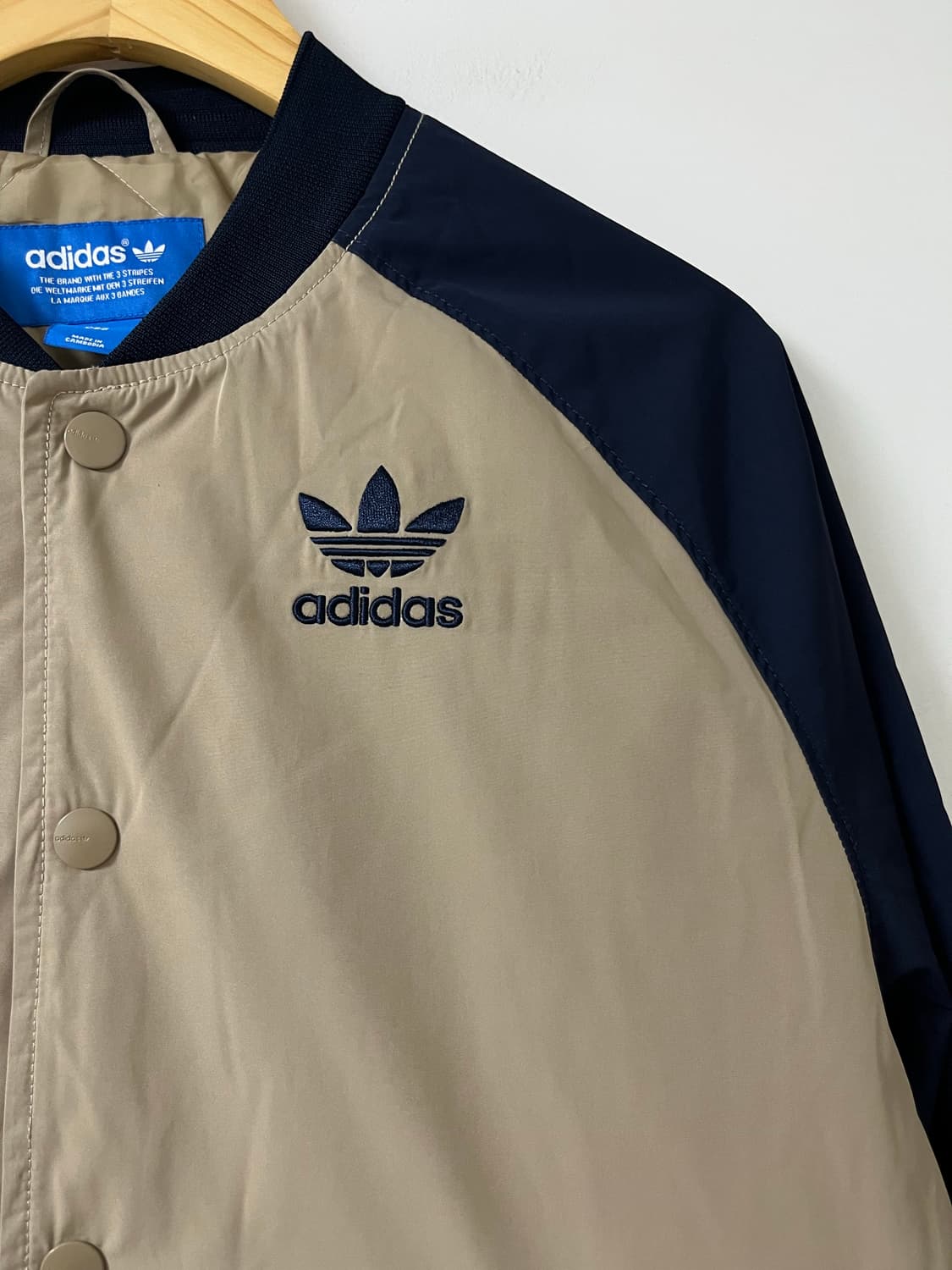 아디다스 엠브로이더드 자켓 상품이미지4