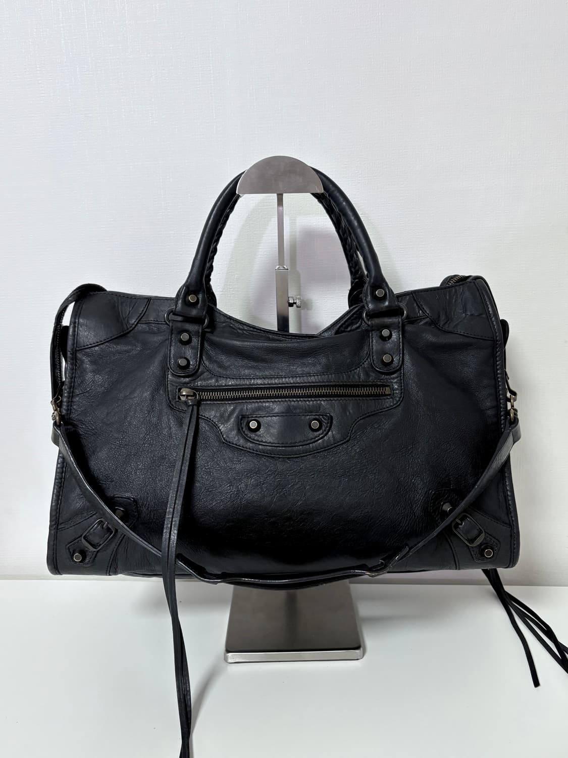 발렌시아가 시티 모터백 블랙 미디움 상품이미지1