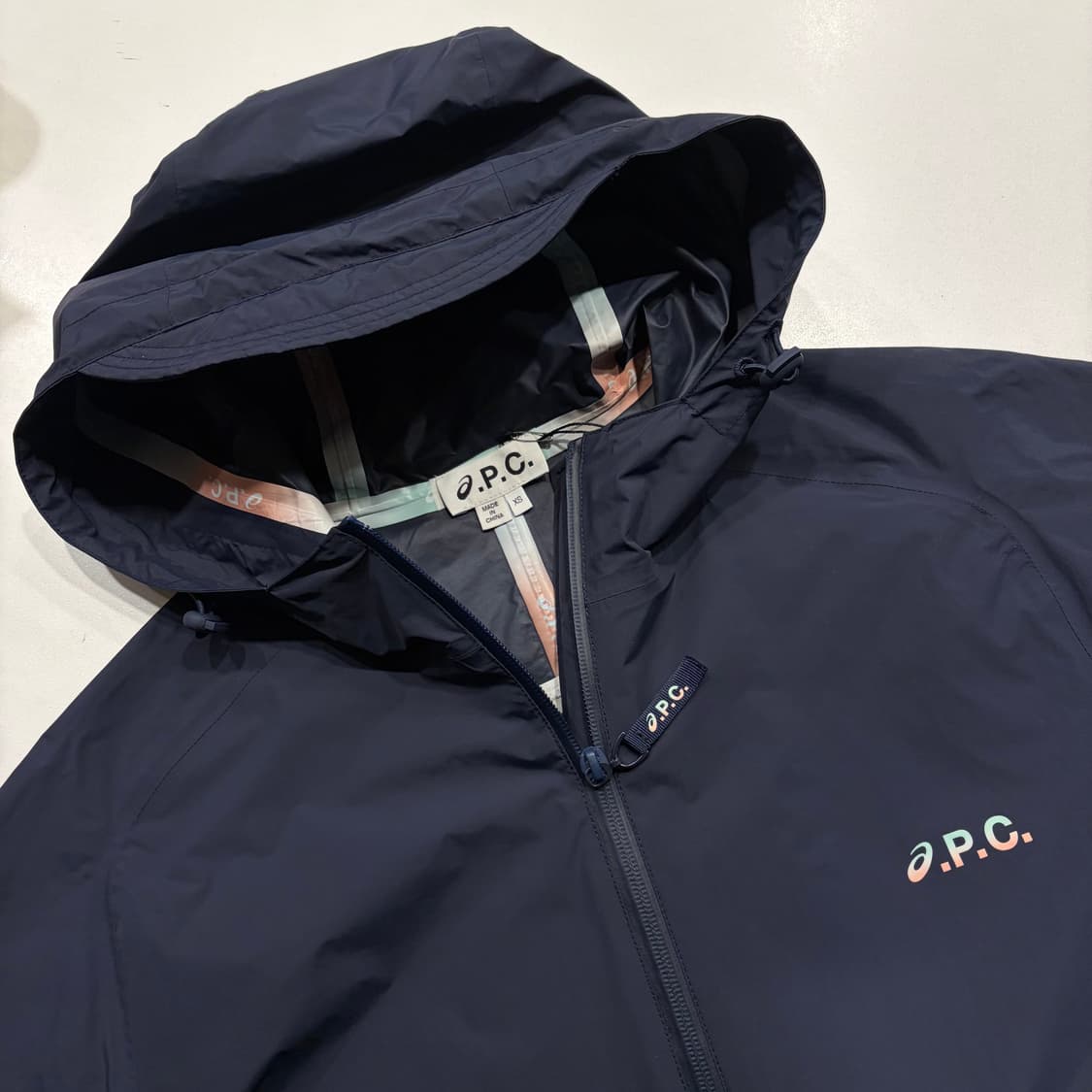 [XS] A.P.C 아페쎄 x 아식스 후드 바람막이 네이비 C352 상품이미지3