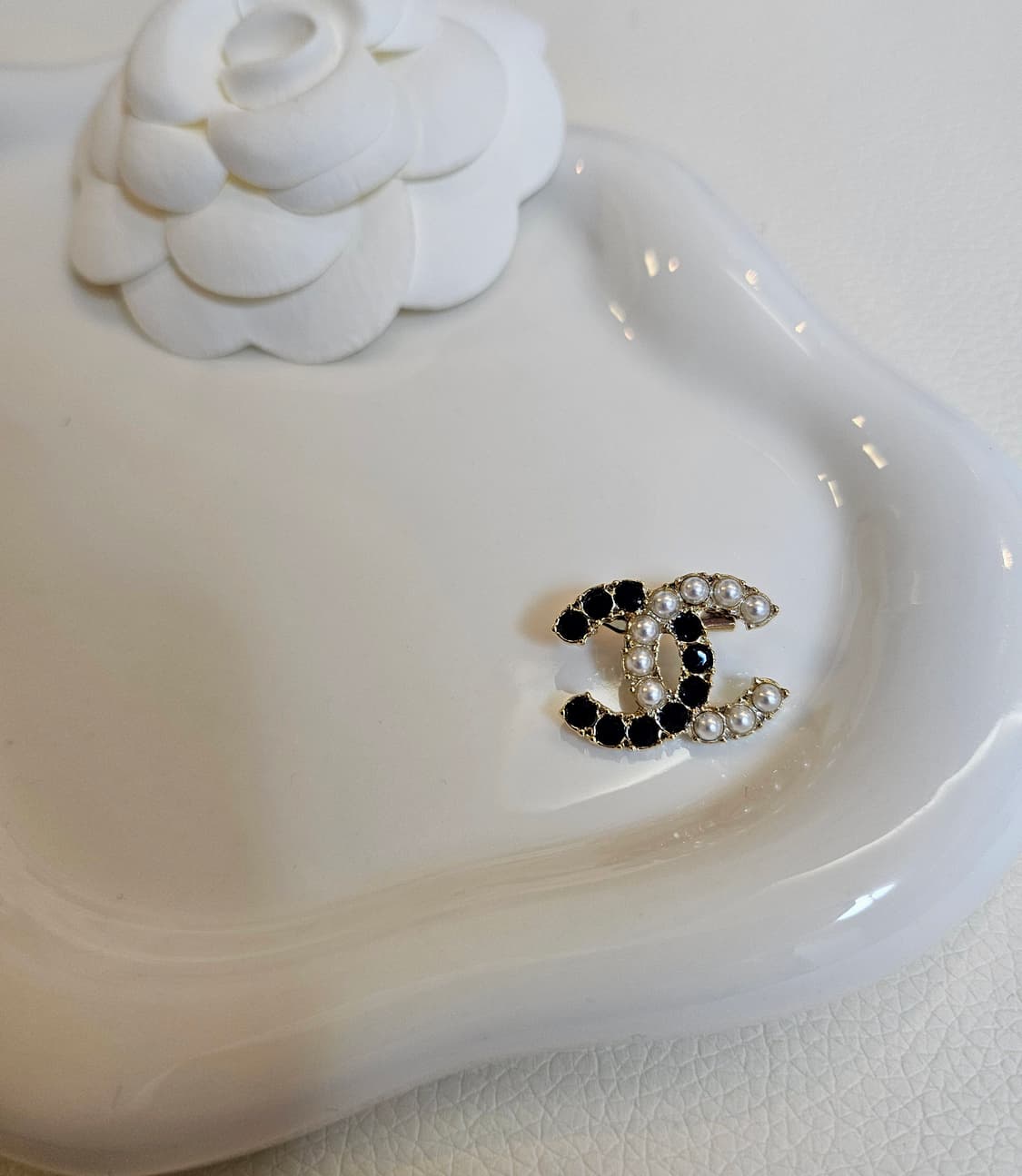 샤넬 블랙스톤&진주 미니 브로치 업사이클링 상품이미지4
