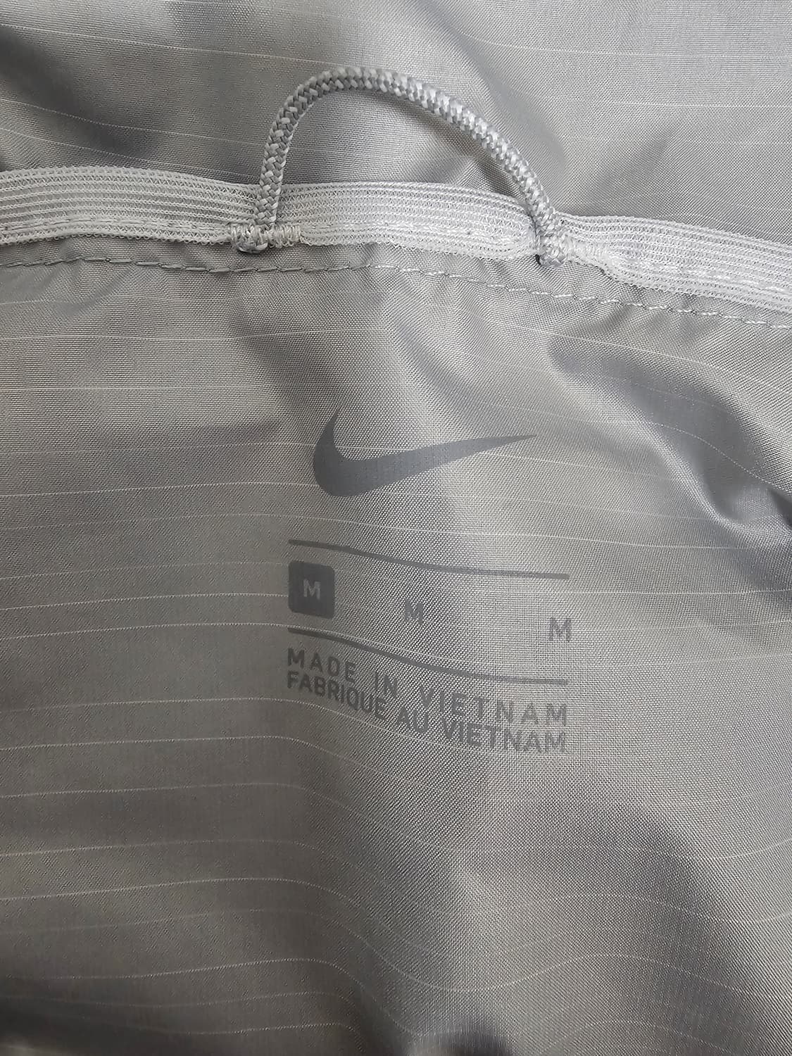 나이키 여성 러닝 바람막이 M 상품이미지3