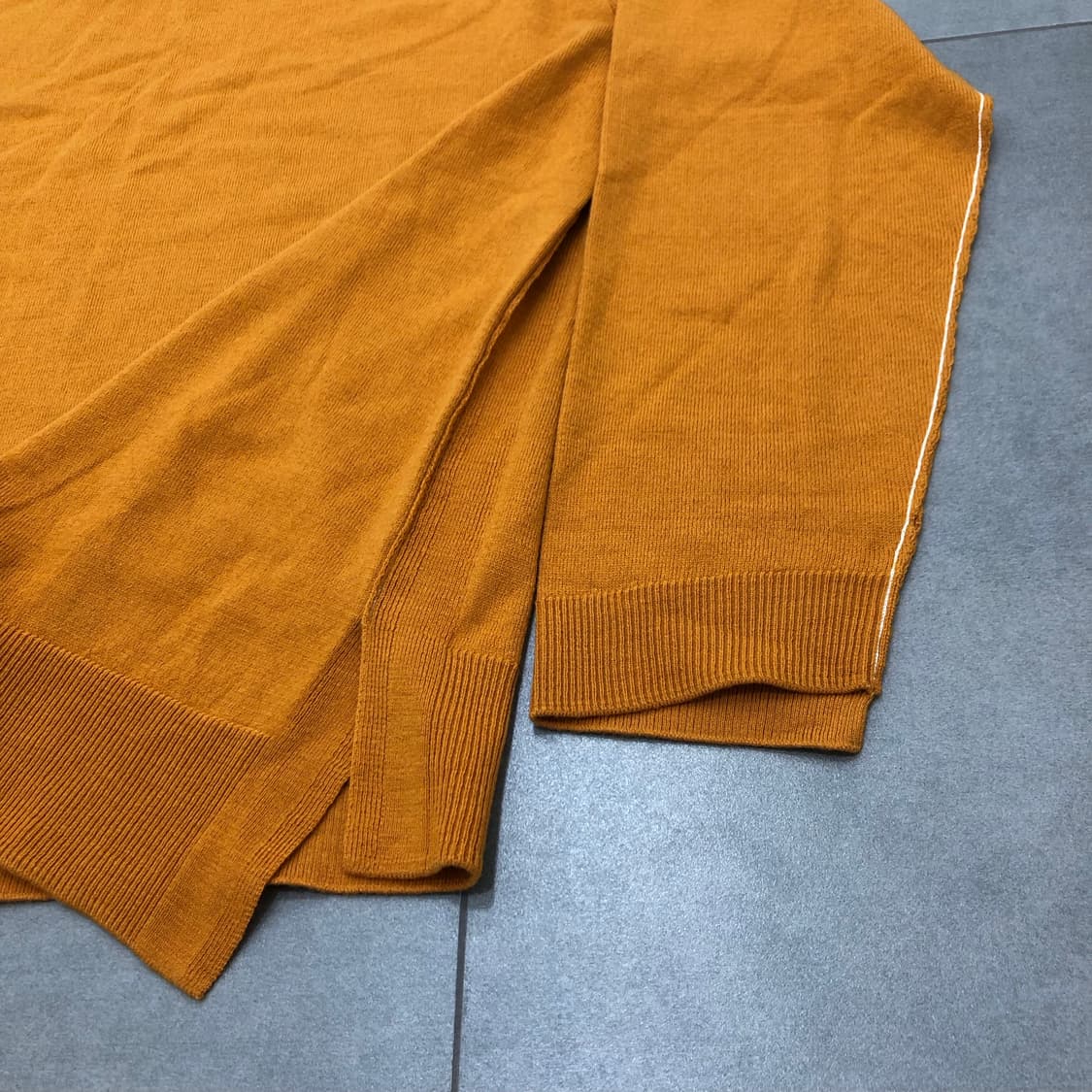 커스텀멜로우 스티치 언발란스 니트 스웨터 L 상품이미지6