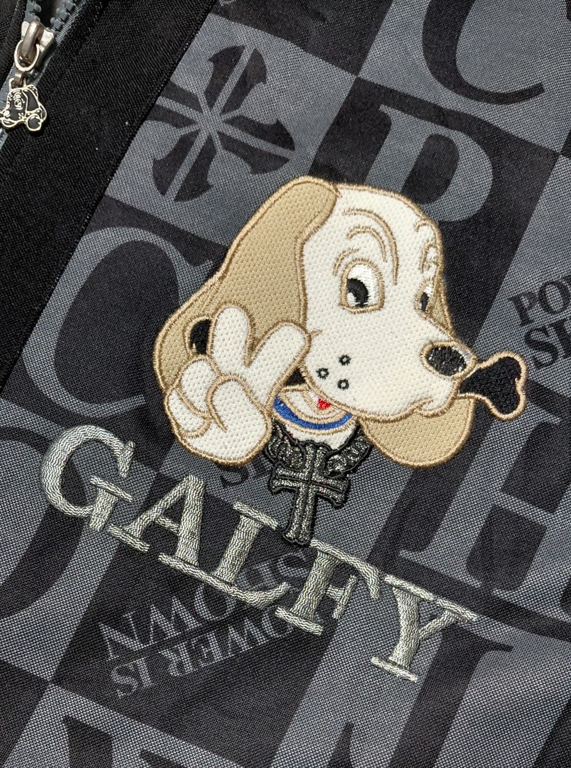 [Free] GALFY 갈피 올오버 패턴 빅 강아지 자수 져지 트랙탑 상품이미지3