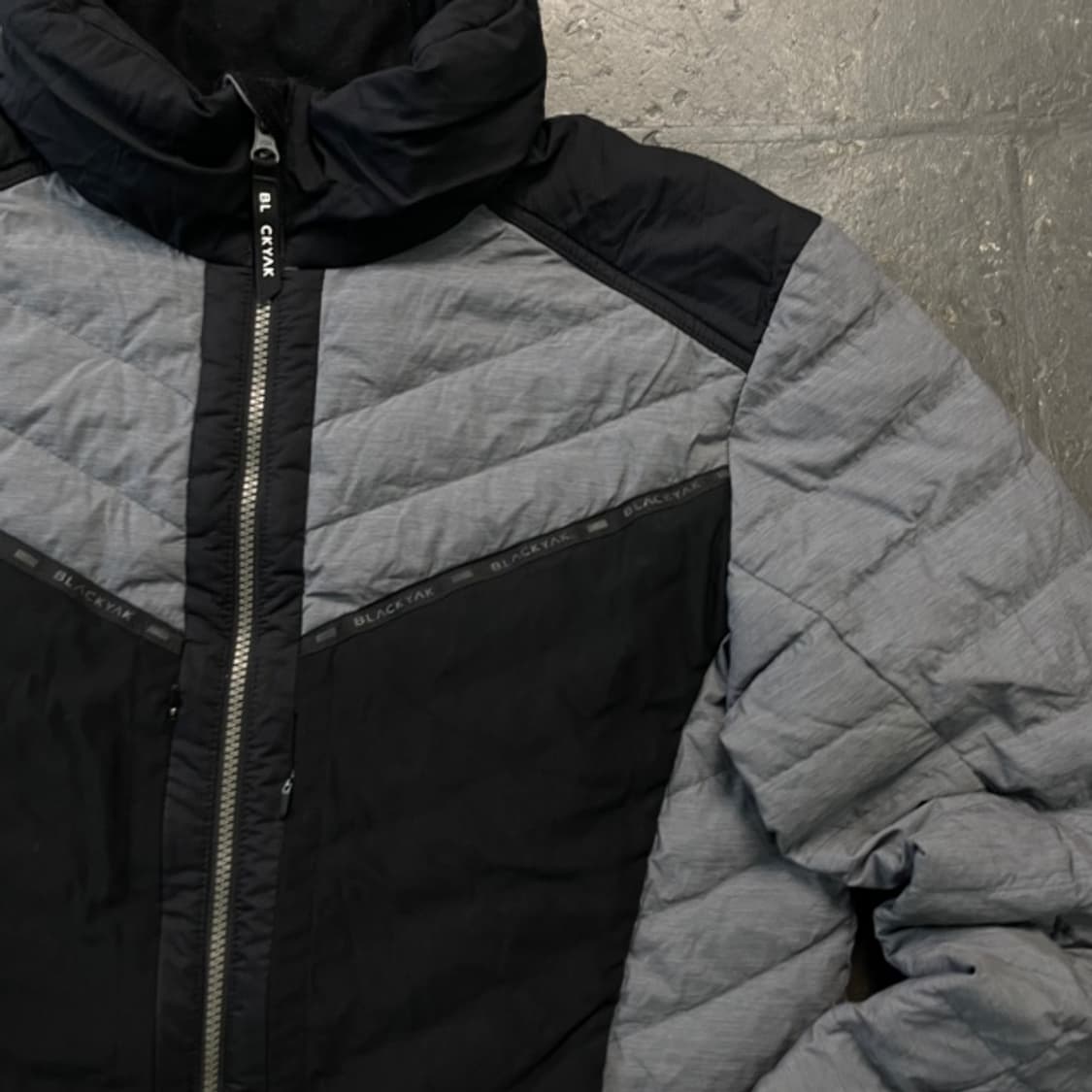 105 블랙야크 경량패딩 상품이미지2