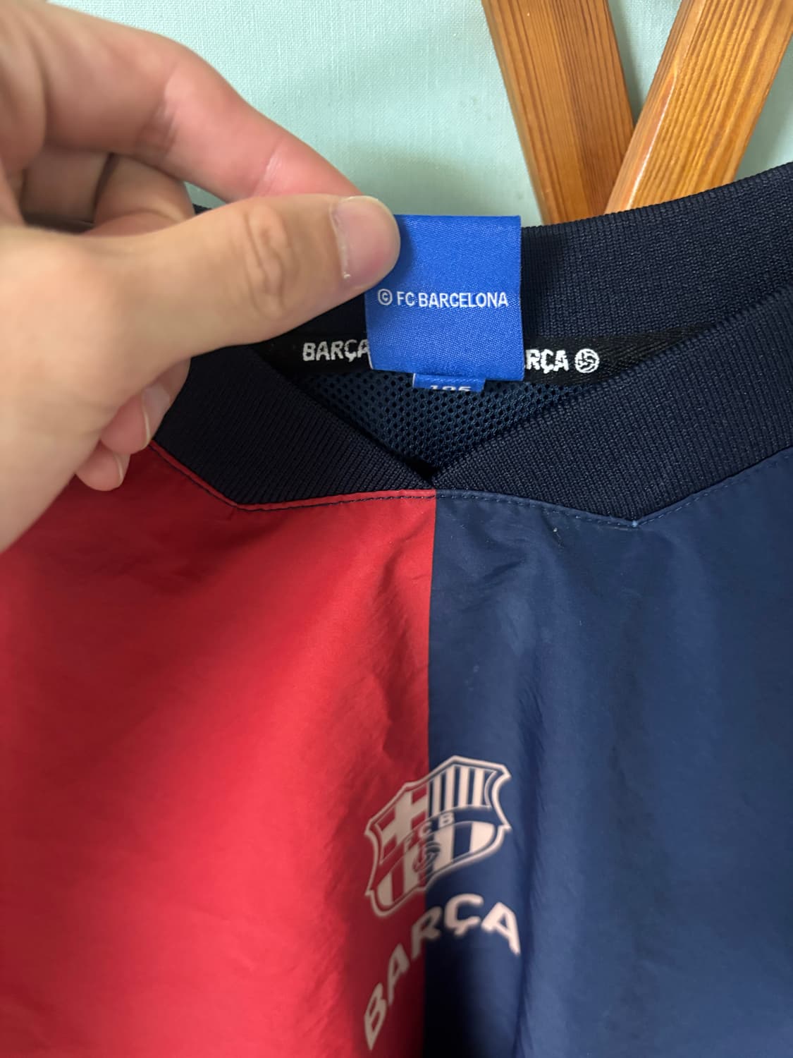 FC 바르셀로나 클래식 라인 우븐 맨투맨 네이비 레드 상품이미지3
