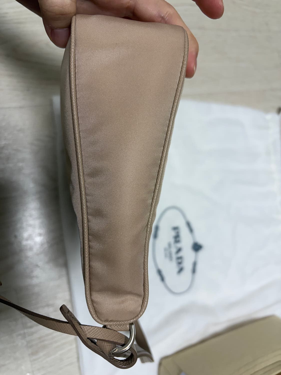 프라다 리나일론 테수토 숄더백 베이지 판매 상품이미지6