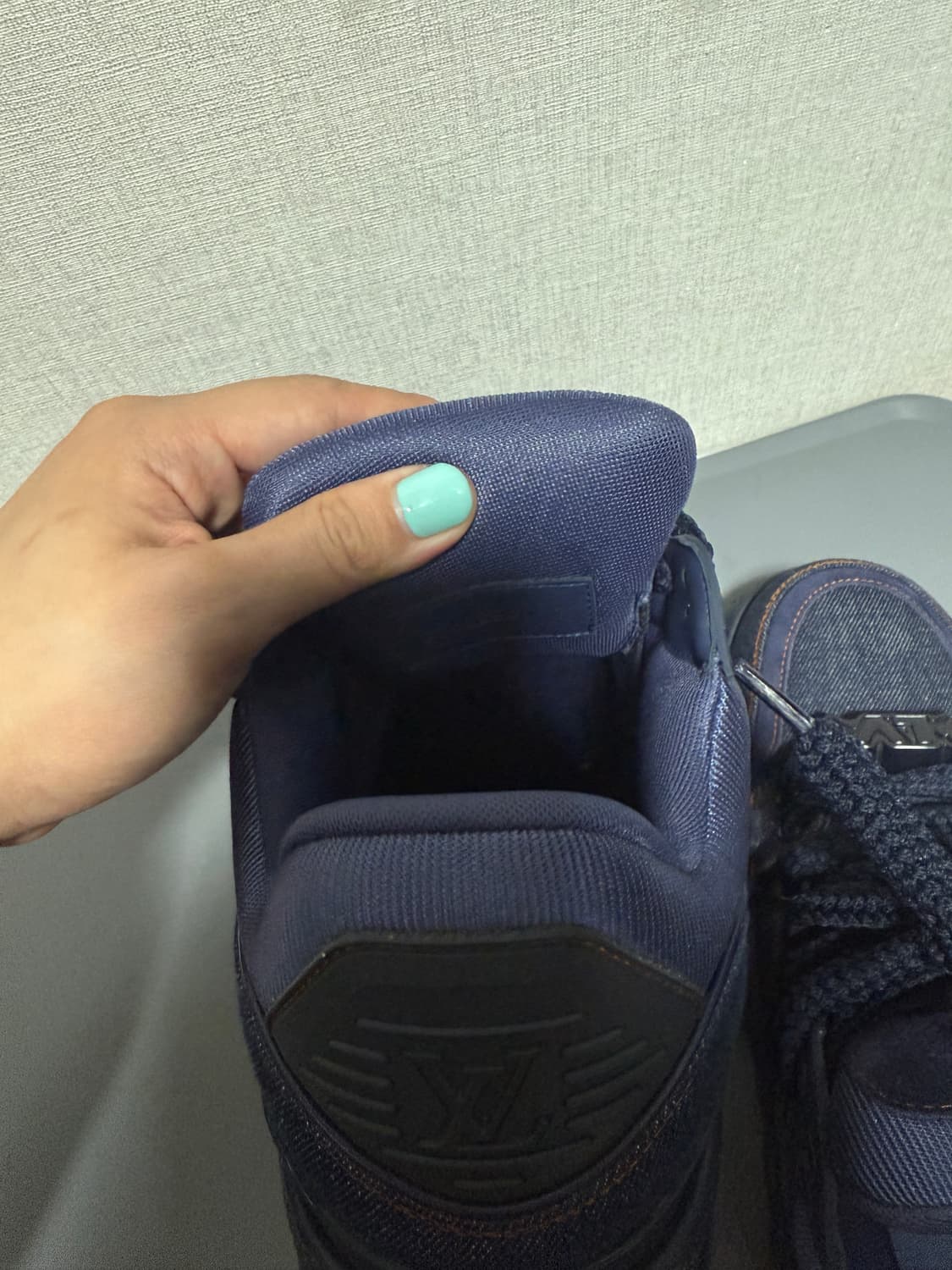 루이비통 맥시 데님 스니커즈 7사이즈 상품이미지3