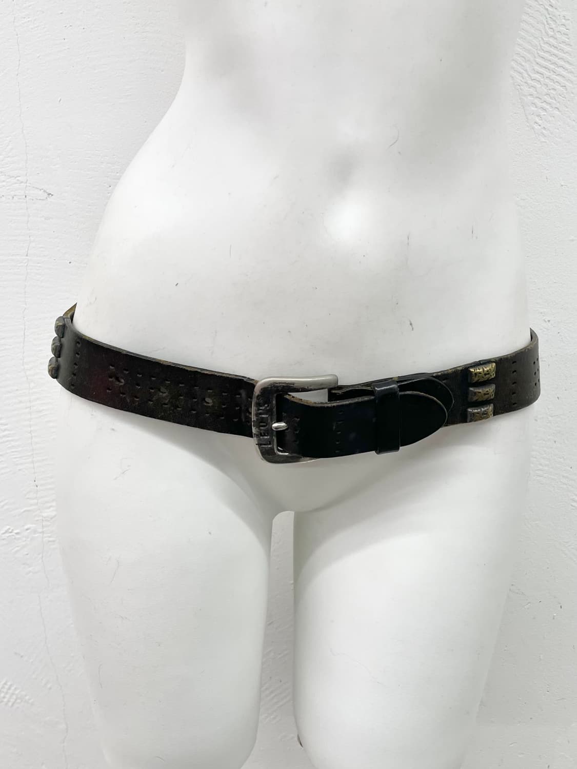 리바이스 리얼레더 빈티지 스터드 펀칭 버클 벨트 상품이미지2