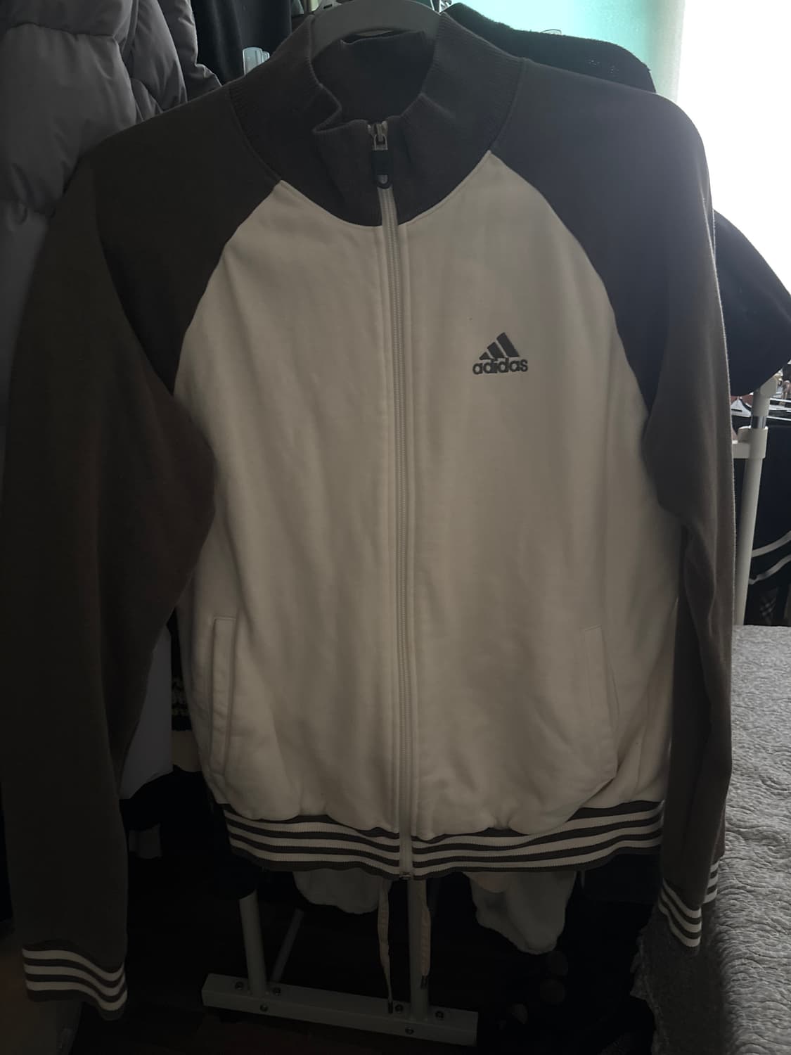 고동색 아디다스 집업 상품이미지1