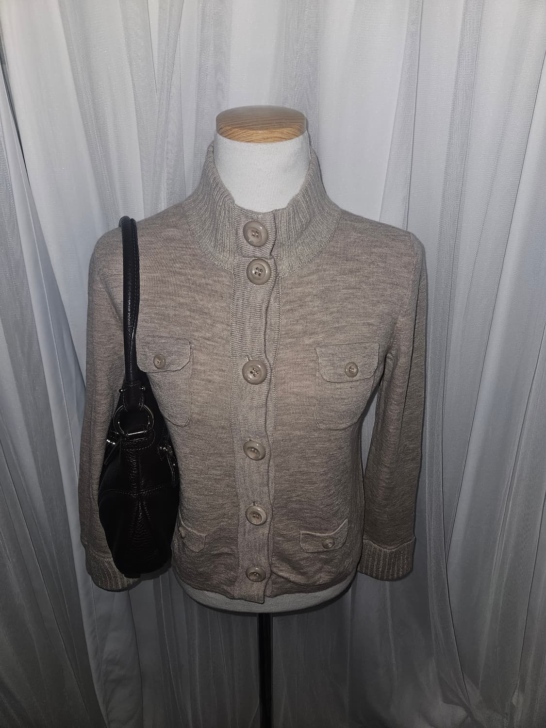 bellas affina 라떼갸루 베이지 긱시크 하이넥 니트 상품이미지2