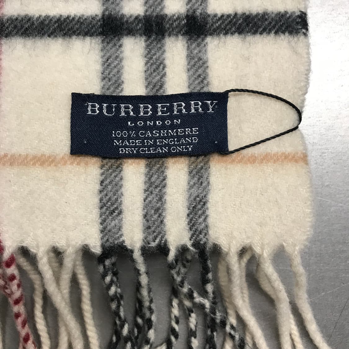 버버리 정품 캐시미어 머플러 아이보리 상품이미지4