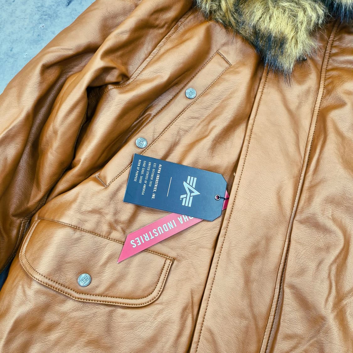 예스아이씨x알파인더스트리 콜라보 n-3b 상품이미지2