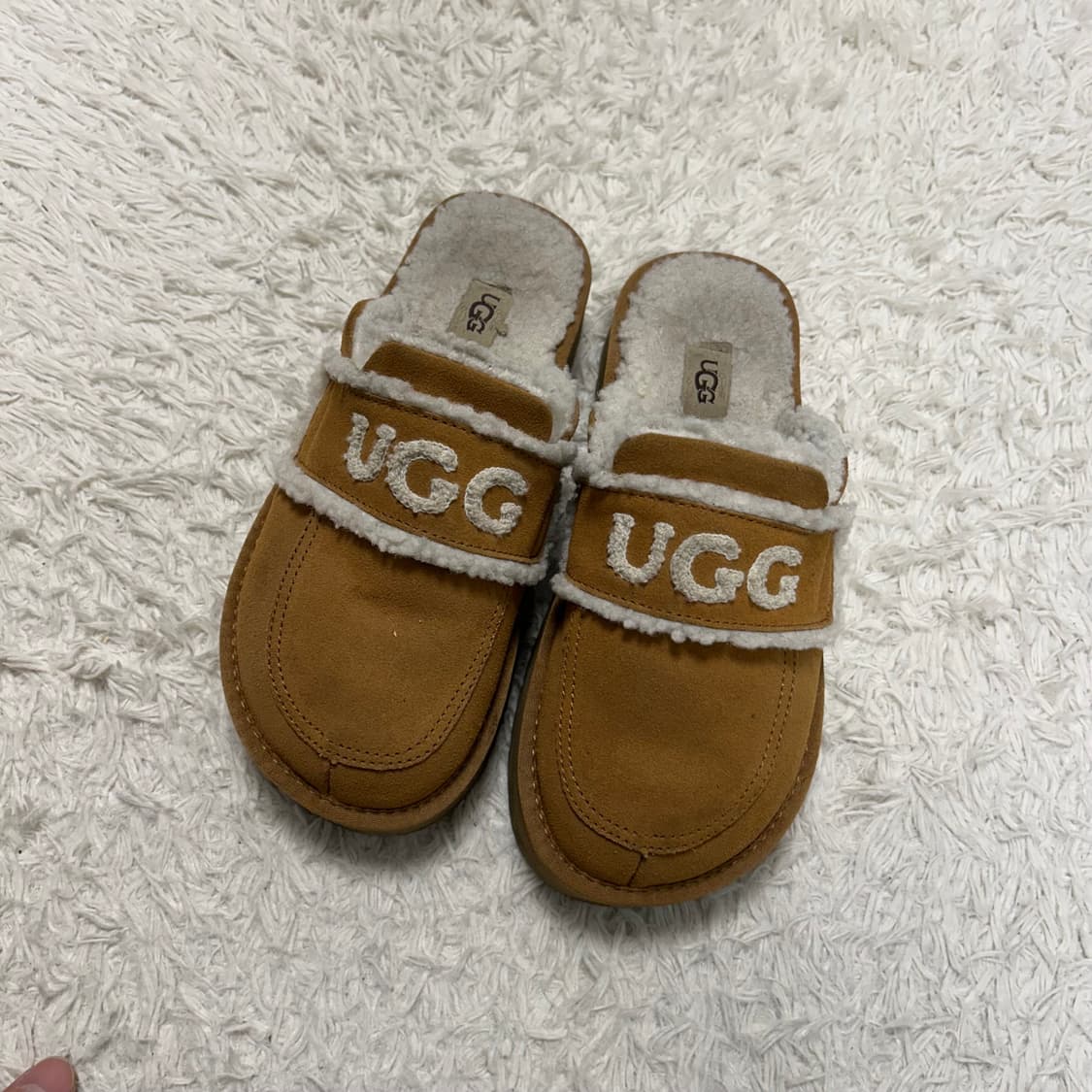 UGG Slippers 상품이미지1