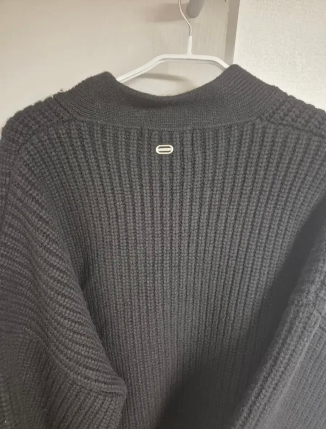 솔리드옴므 24FW 시즌 블랙 니트 가디건 상품이미지3