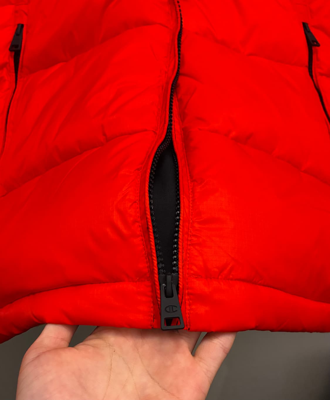 (L~XL)챔피온 EU 배색 후드 푸퍼 패딩 다운 블랙 레드 상품이미지8