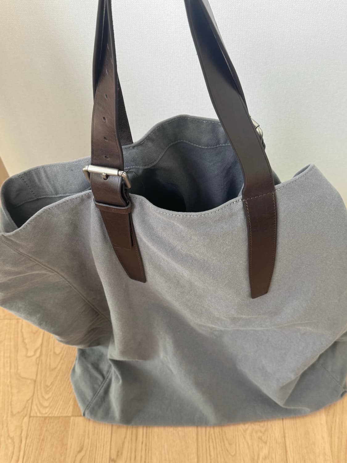 드리스반노튼 25ss 그레이 토트백 (최저가) 상품이미지2