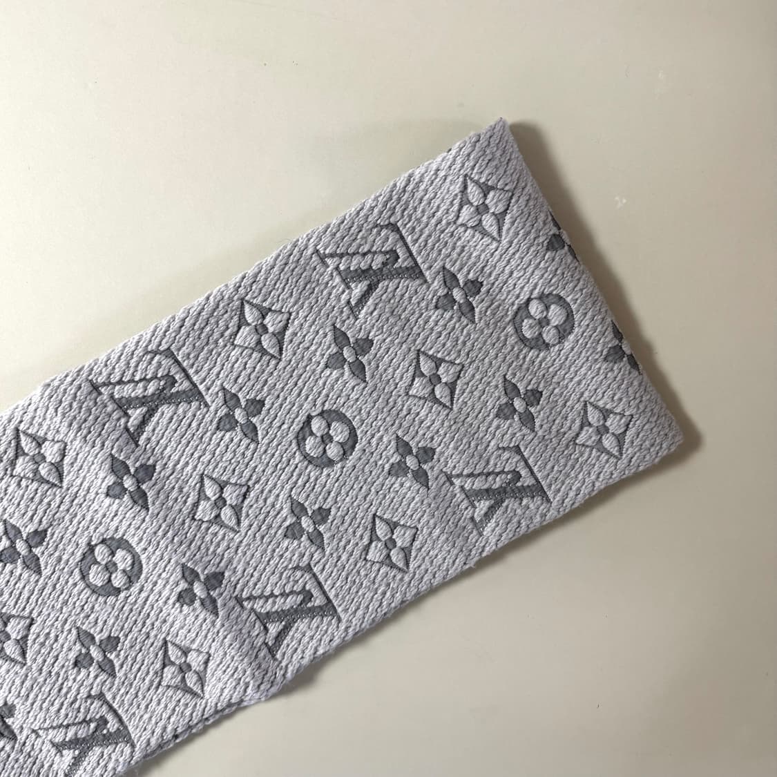 [백화점판/당일출고]루이비통 로고마니아 머플러 상품이미지2