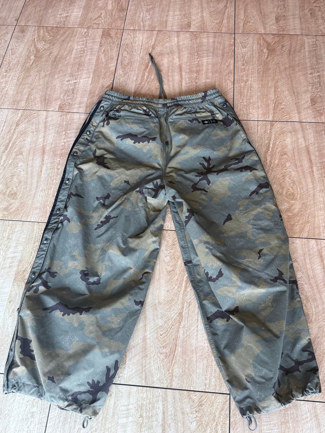 아디다스 떠그클럽 카모 트랙팬츠 XL 상품이미지2