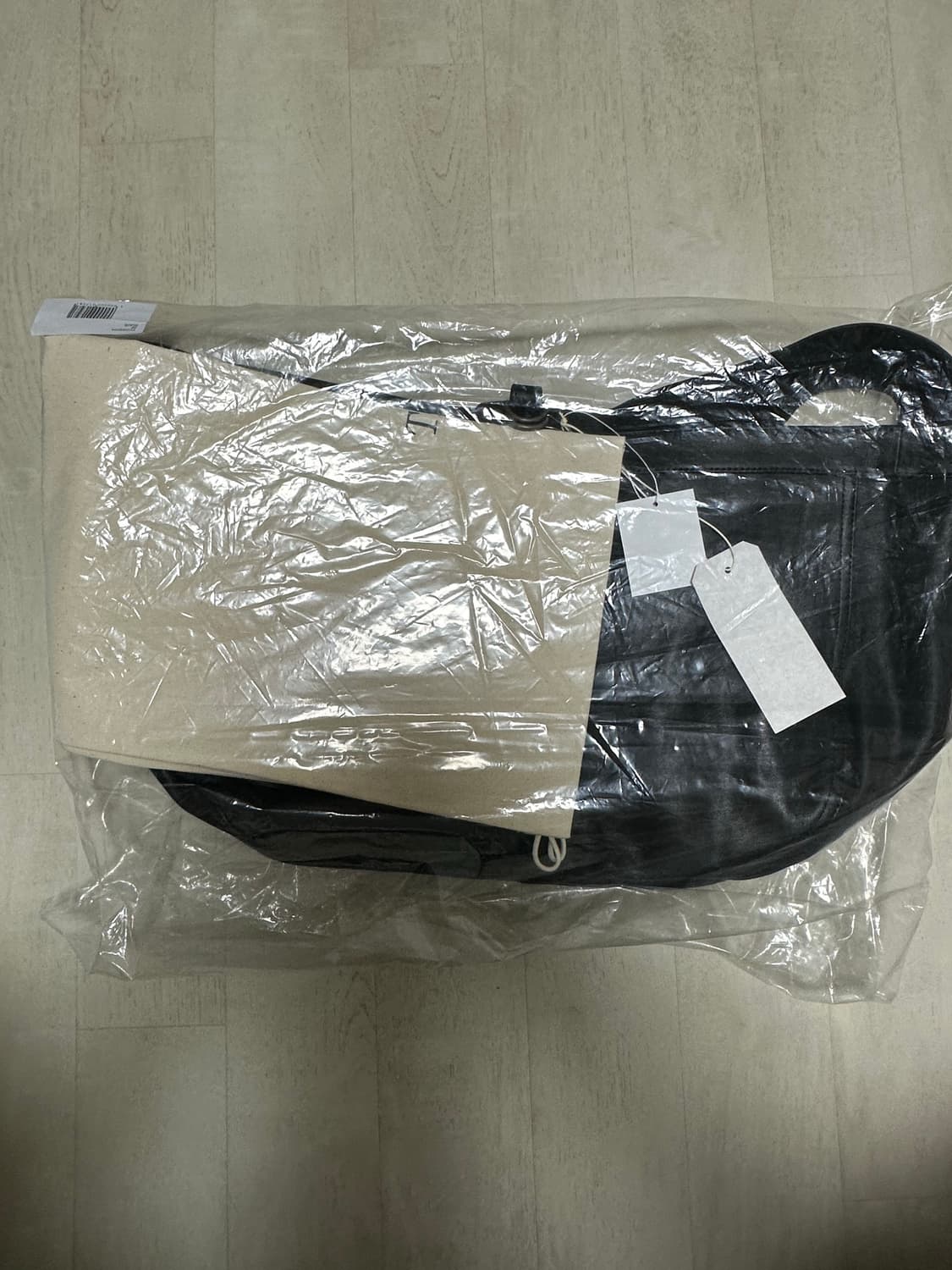 [L] 26ss 타이가타카하시 뉴스보이백 블랙 팝니다. 상품이미지2