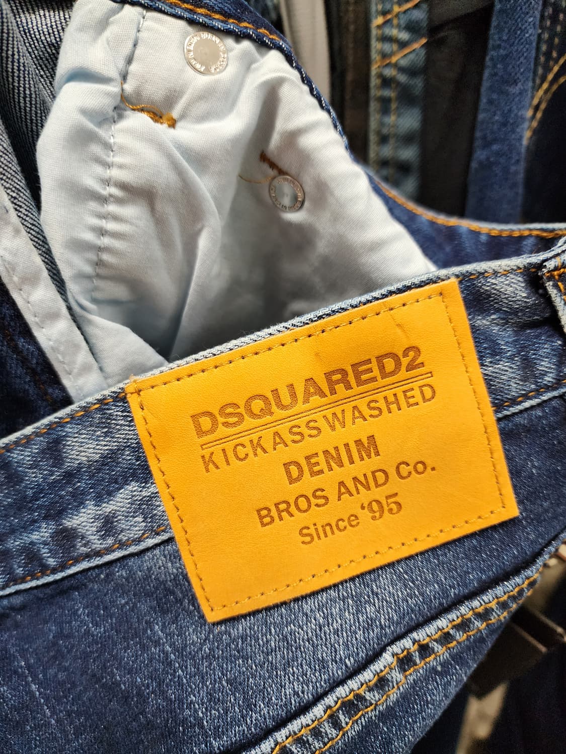 (새상품) Dsquared2 체인디테일 데미지 데님 상품이미지8