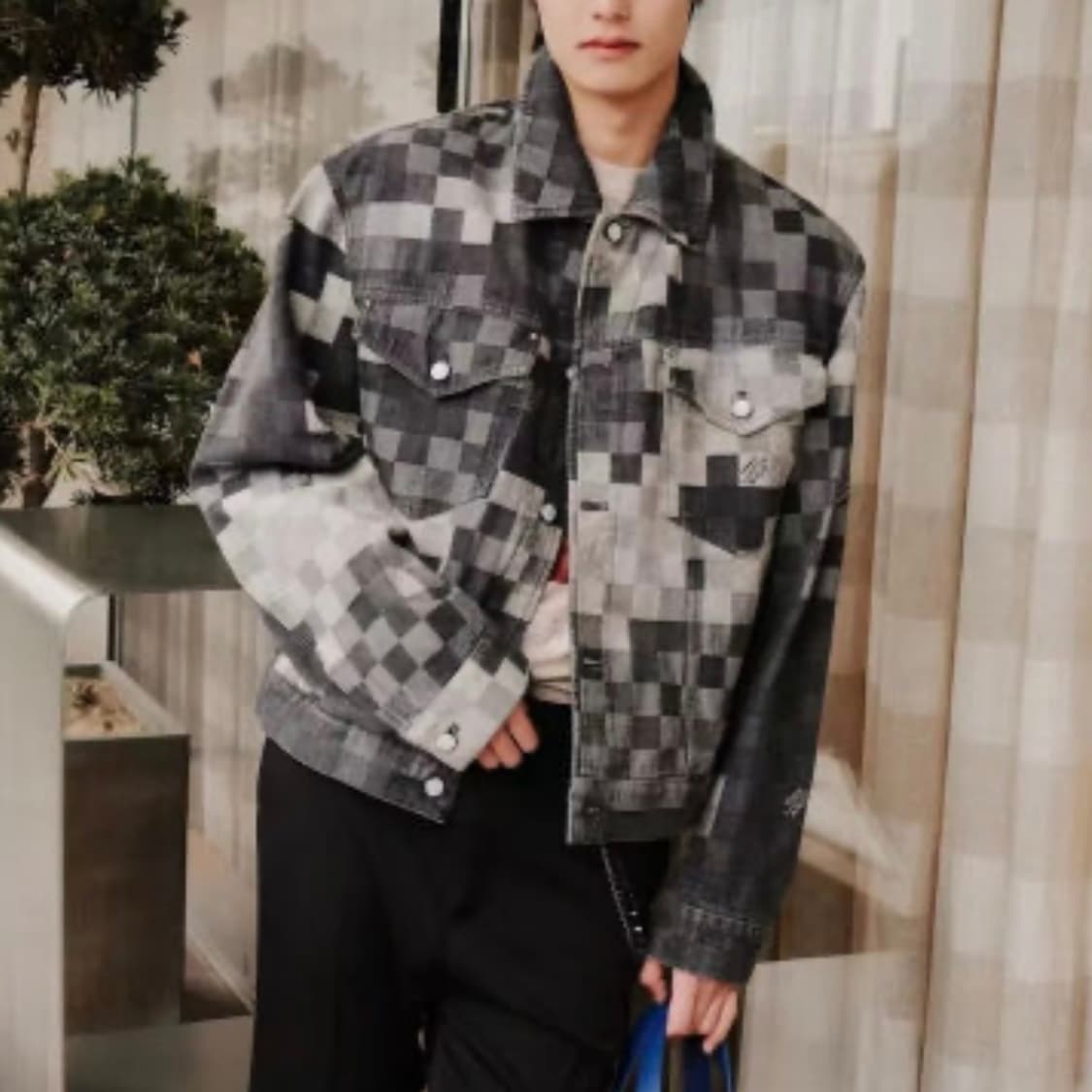 [S+급/46] 루이비통 퍼렐 다미에 데님 트러커 자켓 상품이미지7