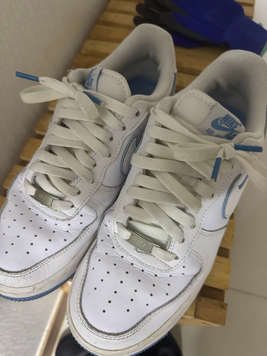 나이키 에어포스 화이트 유니버시티 블루 260 상품이미지3