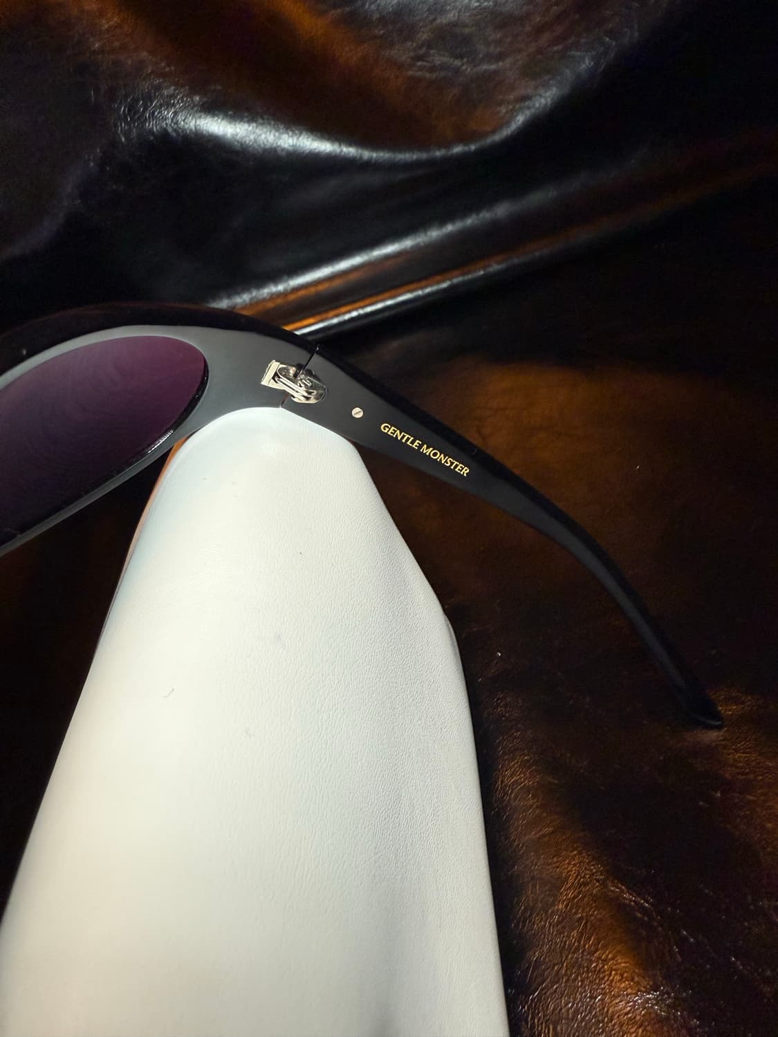 젠틀몬스터 영 01 블랙 상품이미지5