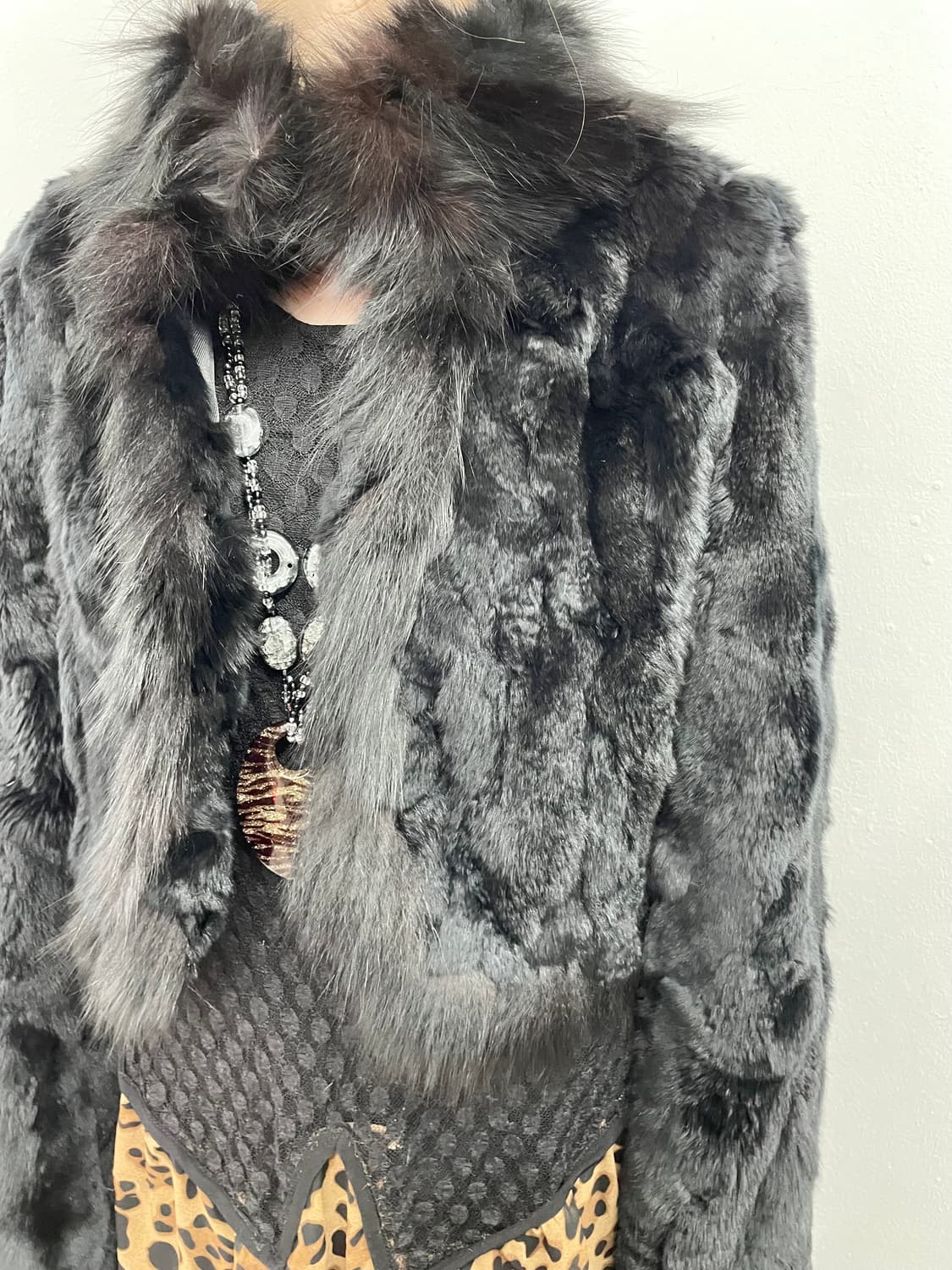 블랙 렉스 폭스 크롭 퍼자켓 상품이미지3