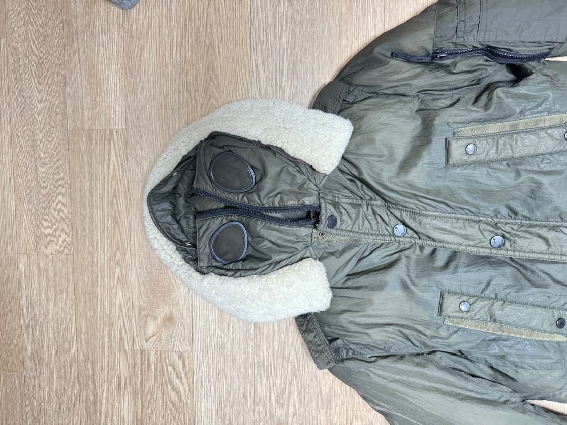 CP컴퍼니 고글 패딩 카키 / 정품 / 겨울 패딩 / CP Company 상품이미지1