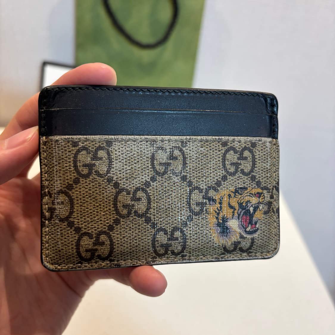 구찌 GG 타이거 카드지갑 상품이미지1