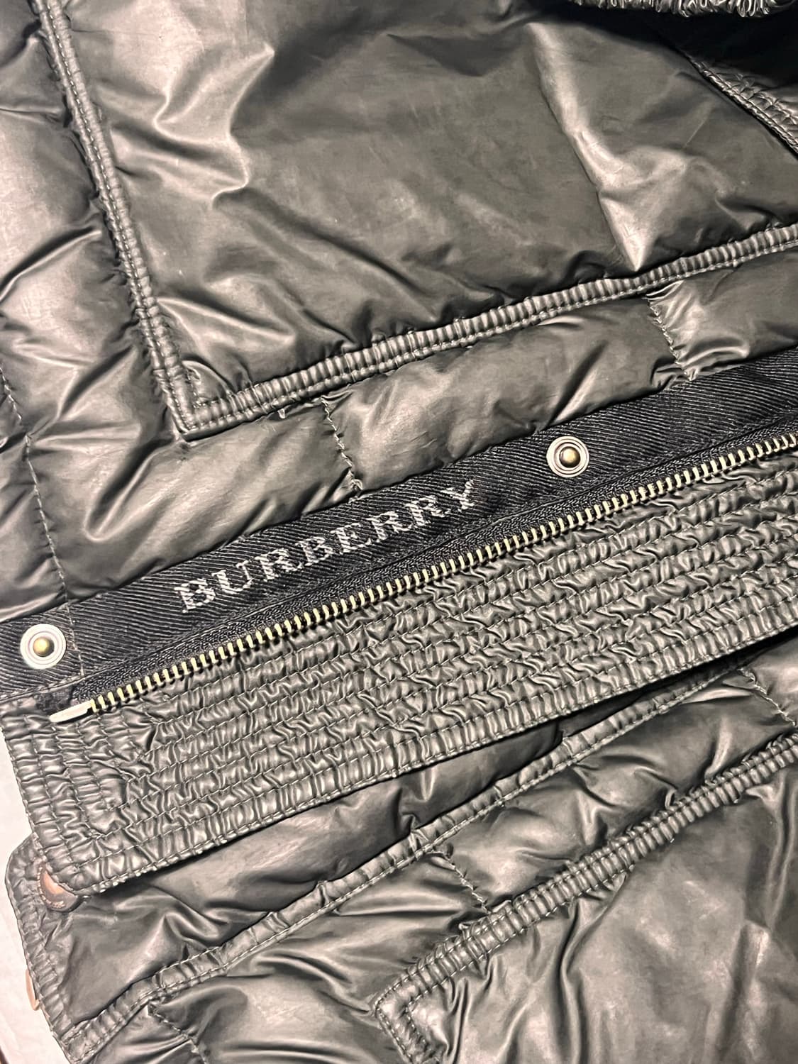 버버리 블랙 패딩 키즈 상품이미지4