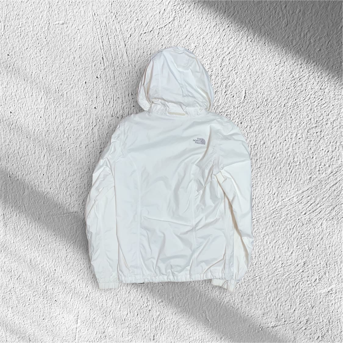 노스페이스 화이트 바람막이 후드 마운틴 윈드 자켓 상품이미지3