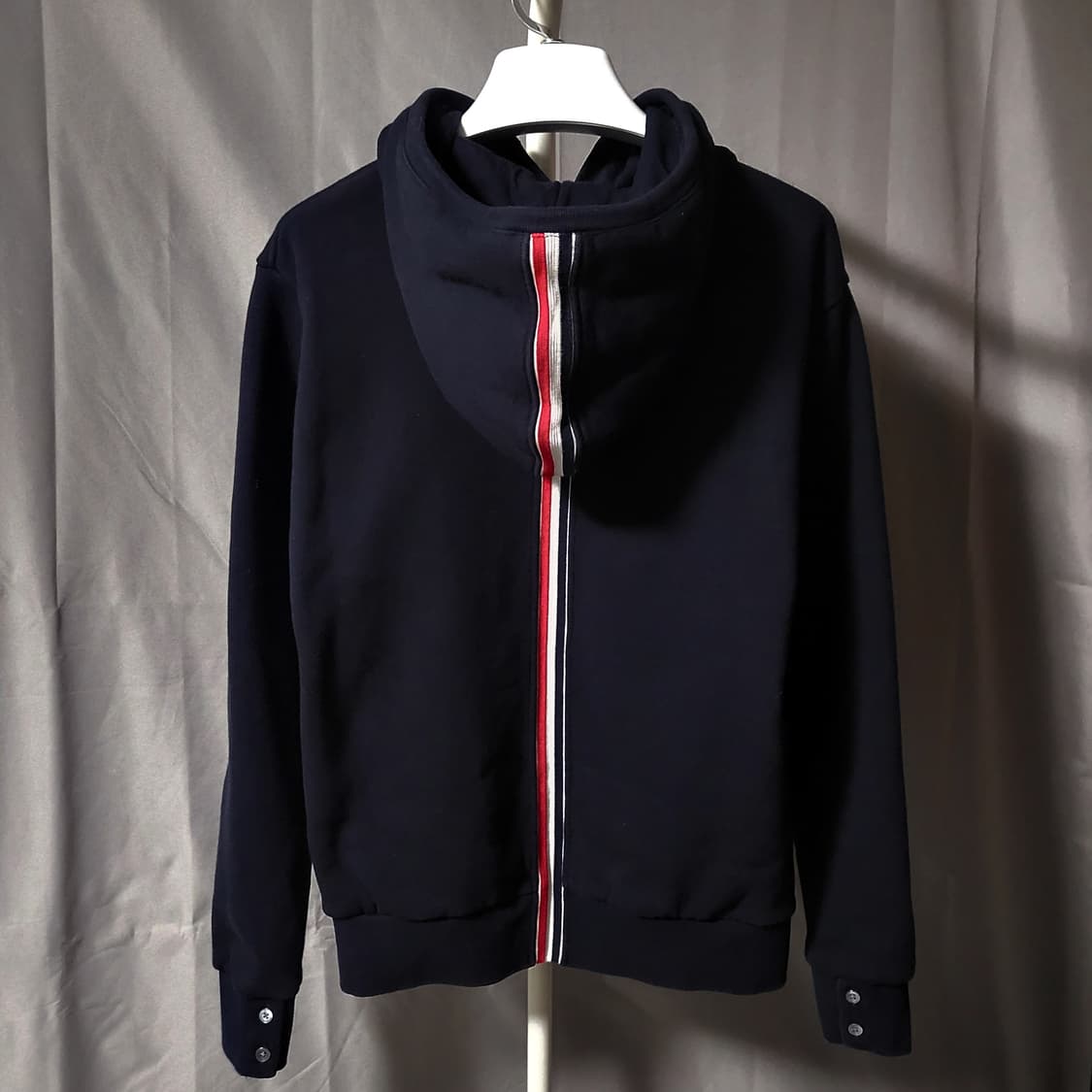 [2 size]톰브라운 백삼선 후드티 상품이미지1