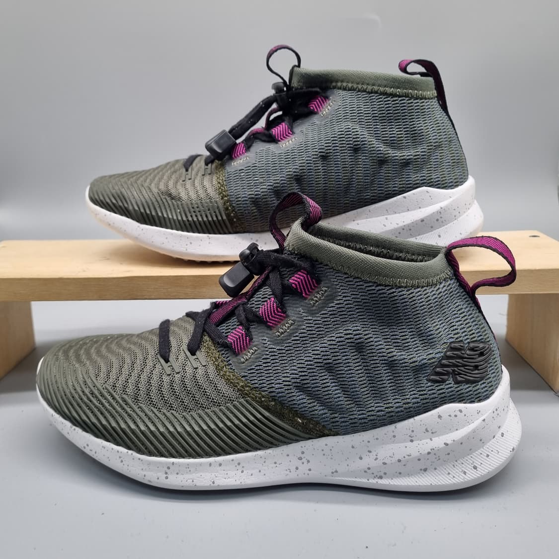 뉴발란스 사이퍼런 런닝화 235 상품이미지1