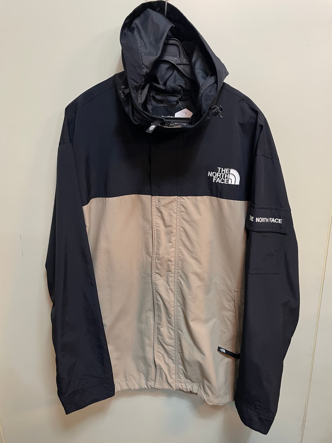 노스페이스 바람막이 상품이미지1