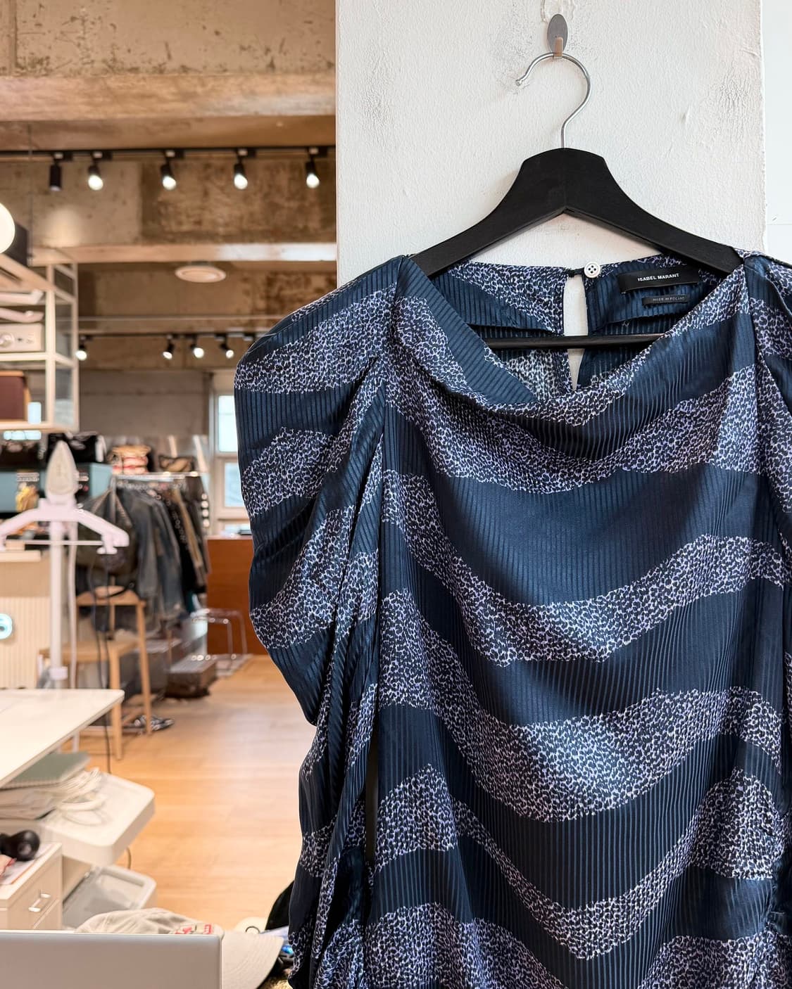 이자벨마랑 네이비 스트라이프 셔링 블라우스  상품이미지4