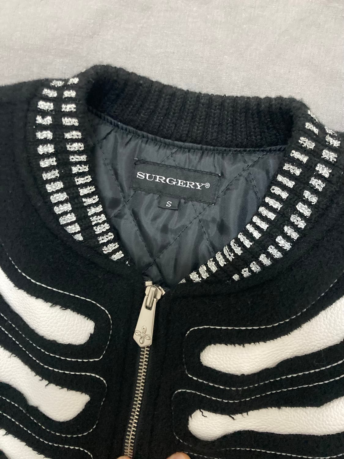 써저리 본 커팅 바시티 자켓 ver.2 상품이미지4