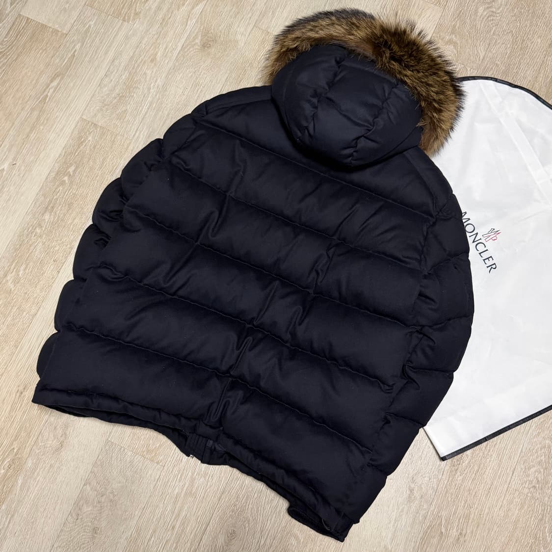 [5/새상품급] 몽클레어 알레만드 패딩 블랙와펜 상품이미지4