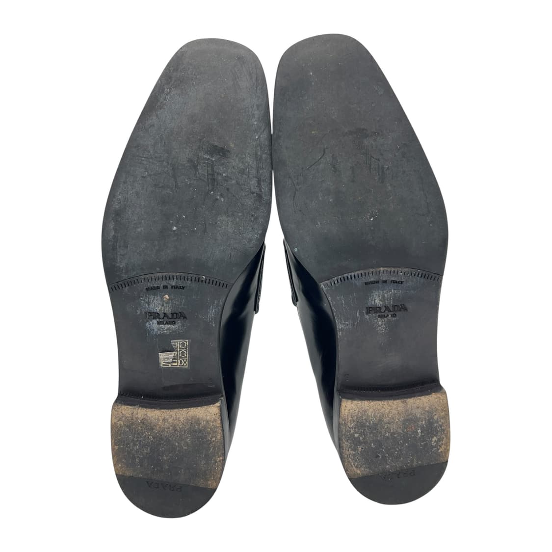 280 프라다 트라이앵글 로고 브러시드 레더 로퍼 블랙 (UK9) 상품이미지6