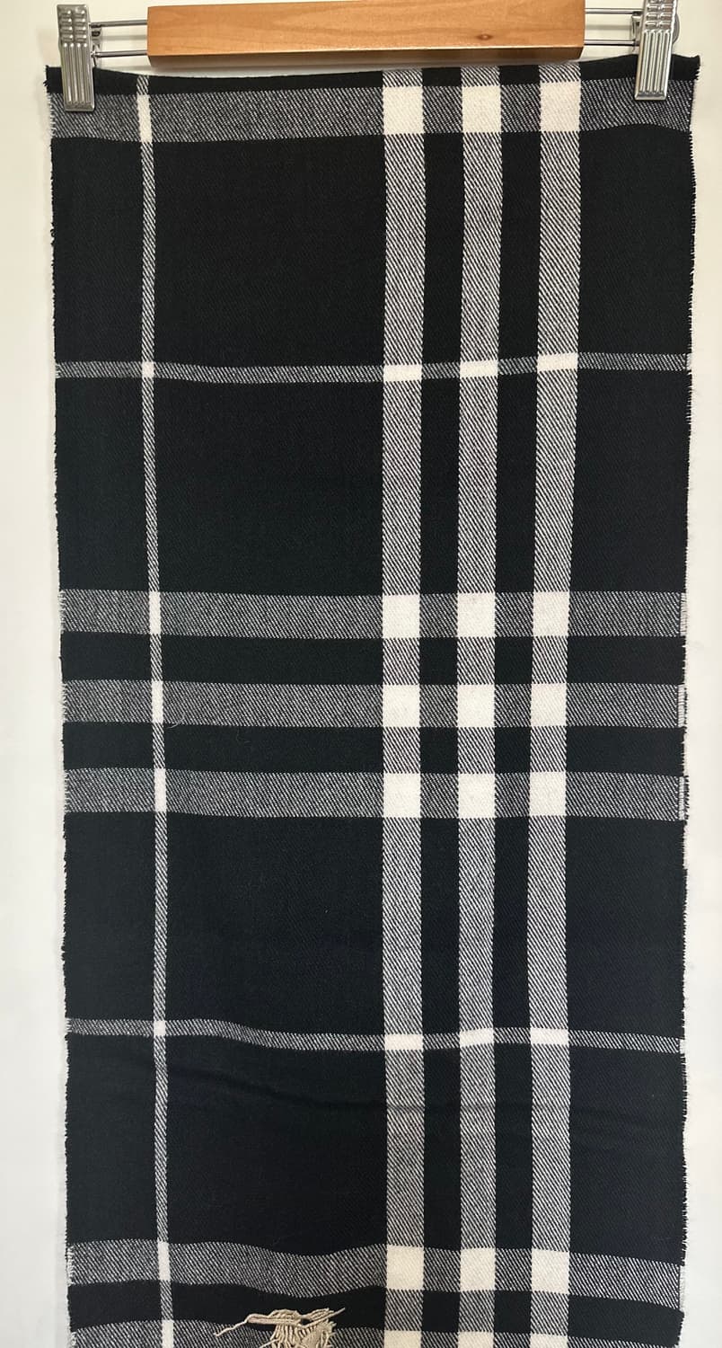 버버리 블랙/화이트 체크 캐시미어머플러 상품이미지3