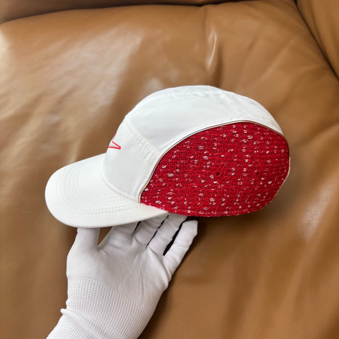 슈프림 나이키 스우시 캠프캡 러닝캡 모자 화이트 레드 상품이미지4