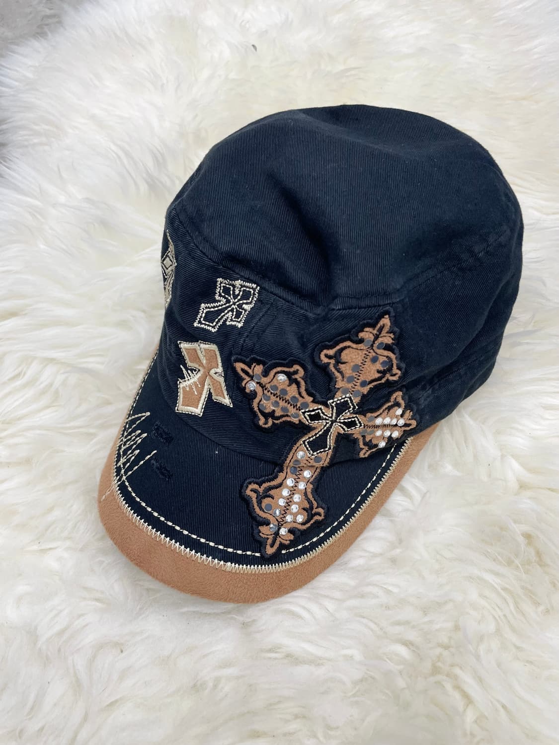 y2k 큐빅 십자가 헌팅캡 상품이미지1