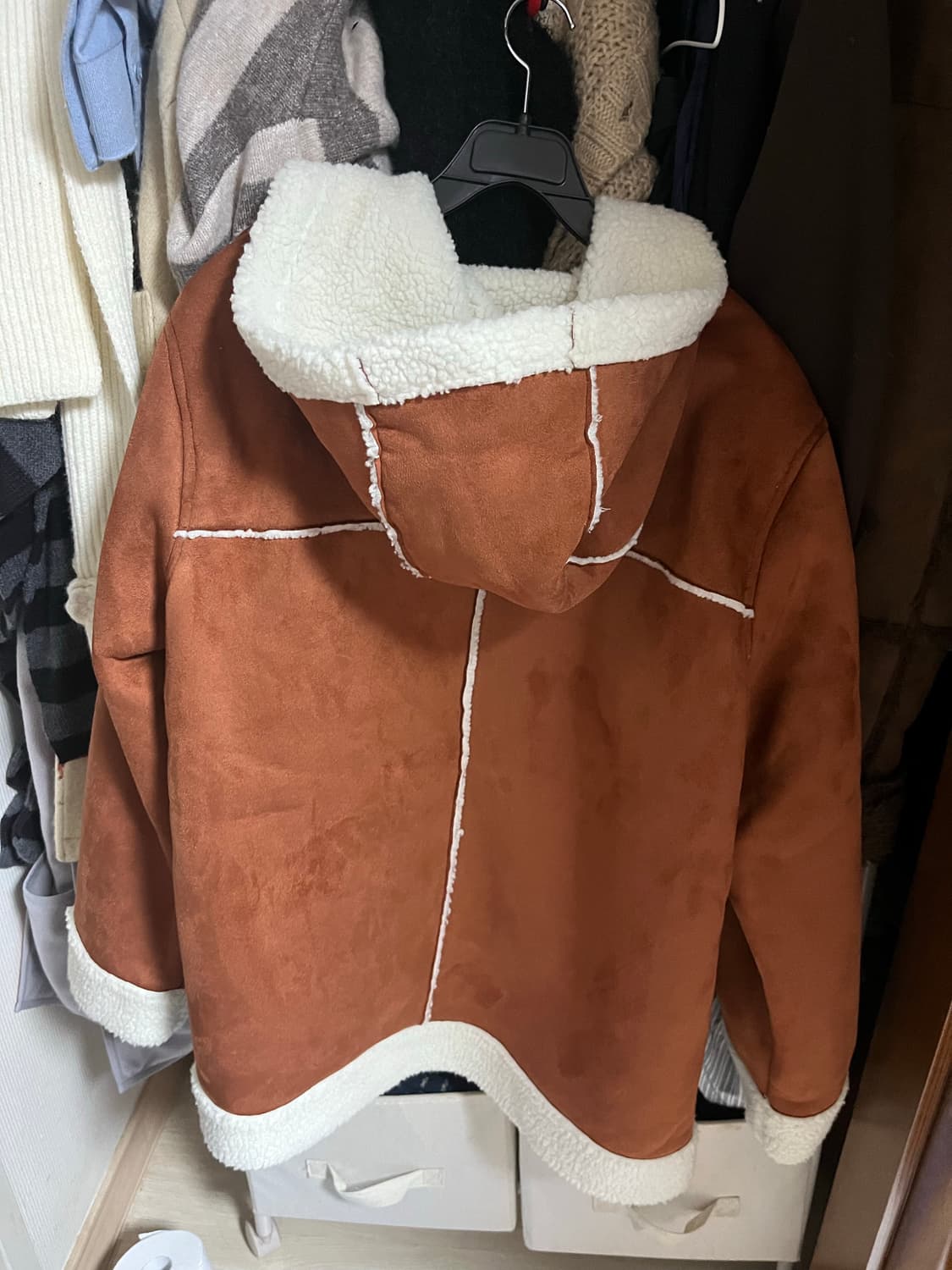 키르시 위티버니 무스탕 상품이미지1